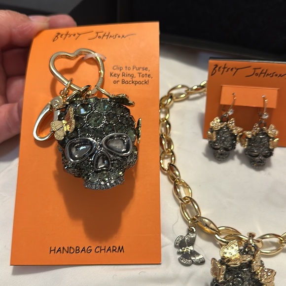 Betsy Johnson skull purse charm, earrings and necklace set - Picture 6 of 12